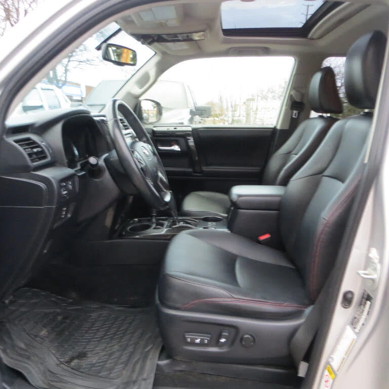 Toyota 4runner 4.0* V6* ПОДГРЕВ* КАМЕРА* КЕЙЛЕС* LANE* ASSIST, снимка 16 - Автомобили и джипове - 53234383