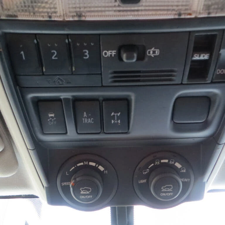 Toyota 4runner 4.0* V6* ПОДГРЕВ* КАМЕРА* КЕЙЛЕС* LANE* ASSIST, снимка 12 - Автомобили и джипове - 53234383