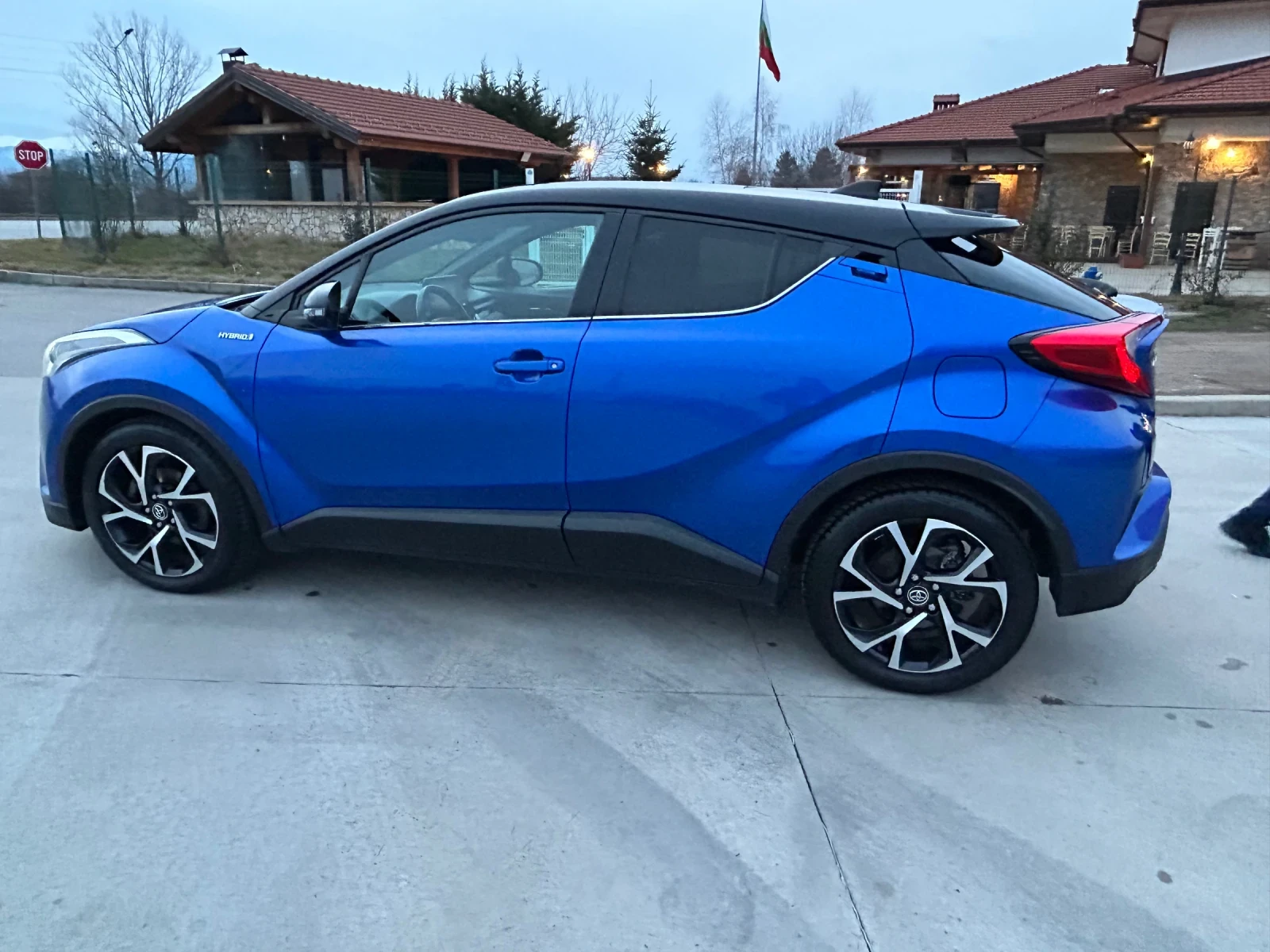 Toyota C-HR HYBRID 1.8 | Mobile.bg � ����������� 6