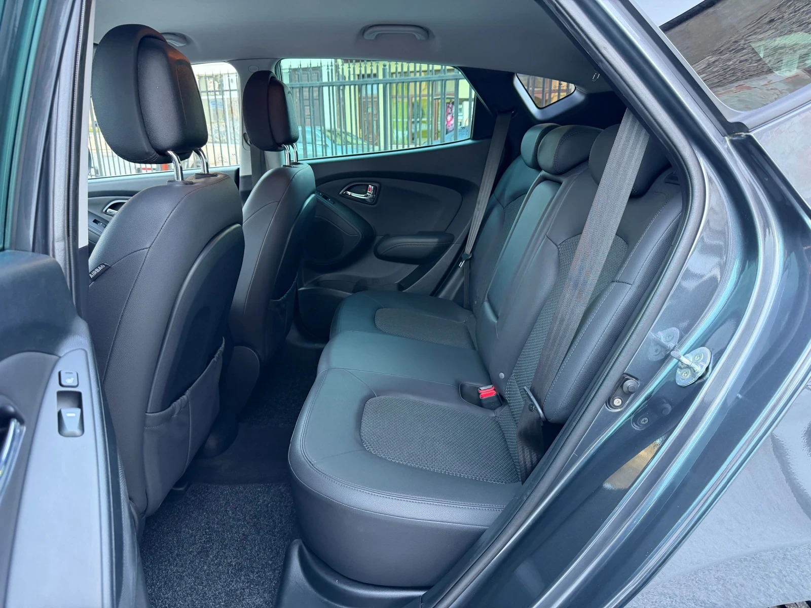 Hyundai IX35 1.7CRDI * HEATED SEATS * 214 000 ��. | Mobile.bg � ����������� 10