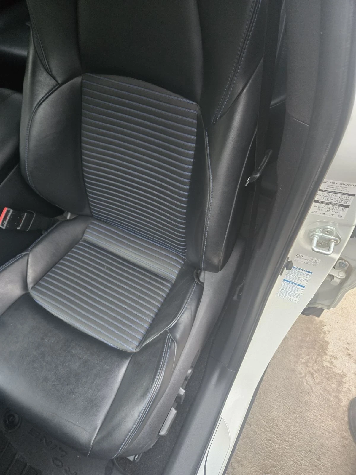 Toyota Rav4 2.5 бензин хибрид, снимка 7 - Автомобили и джипове - 53758979