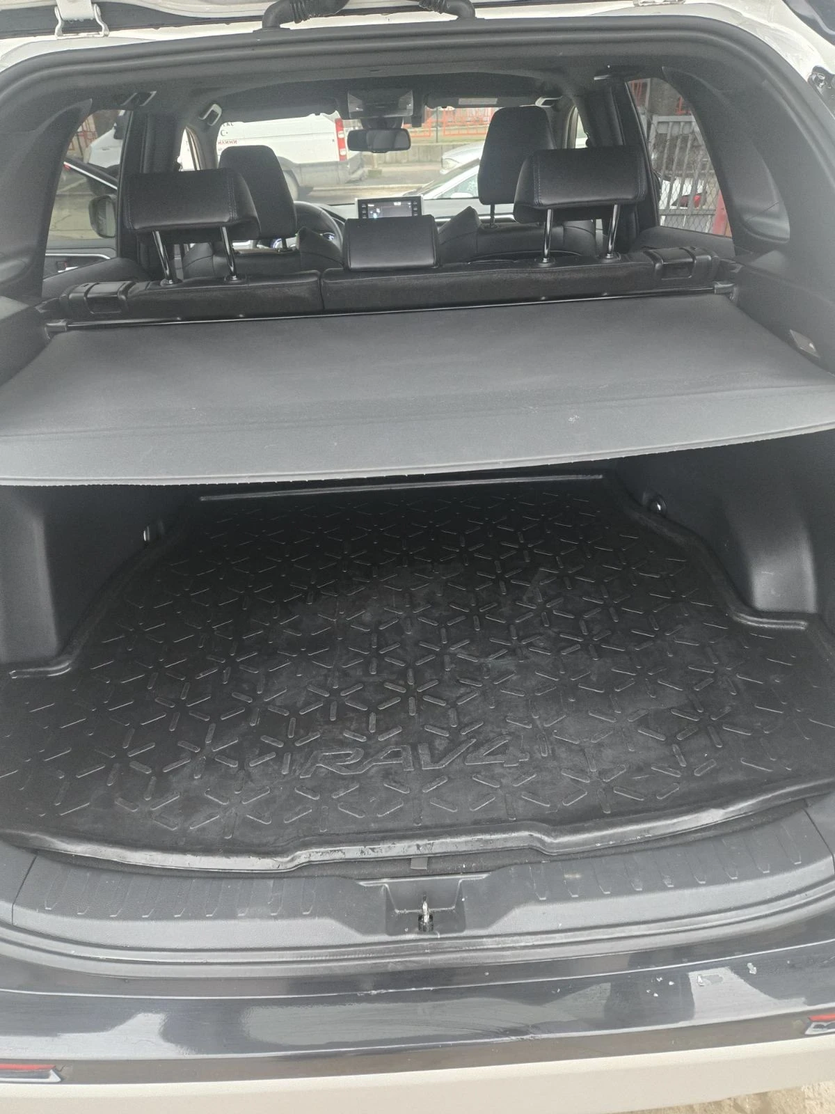 Toyota Rav4 2.5 бензин хибрид, снимка 11 - Автомобили и джипове - 53758979