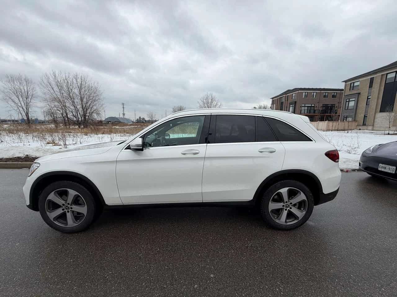 Mercedes-Benz GLC 300 * 4MATIC* DISTRONIC* ПАНОРАМА* , снимка 2 - Автомобили и джипове - 53760876