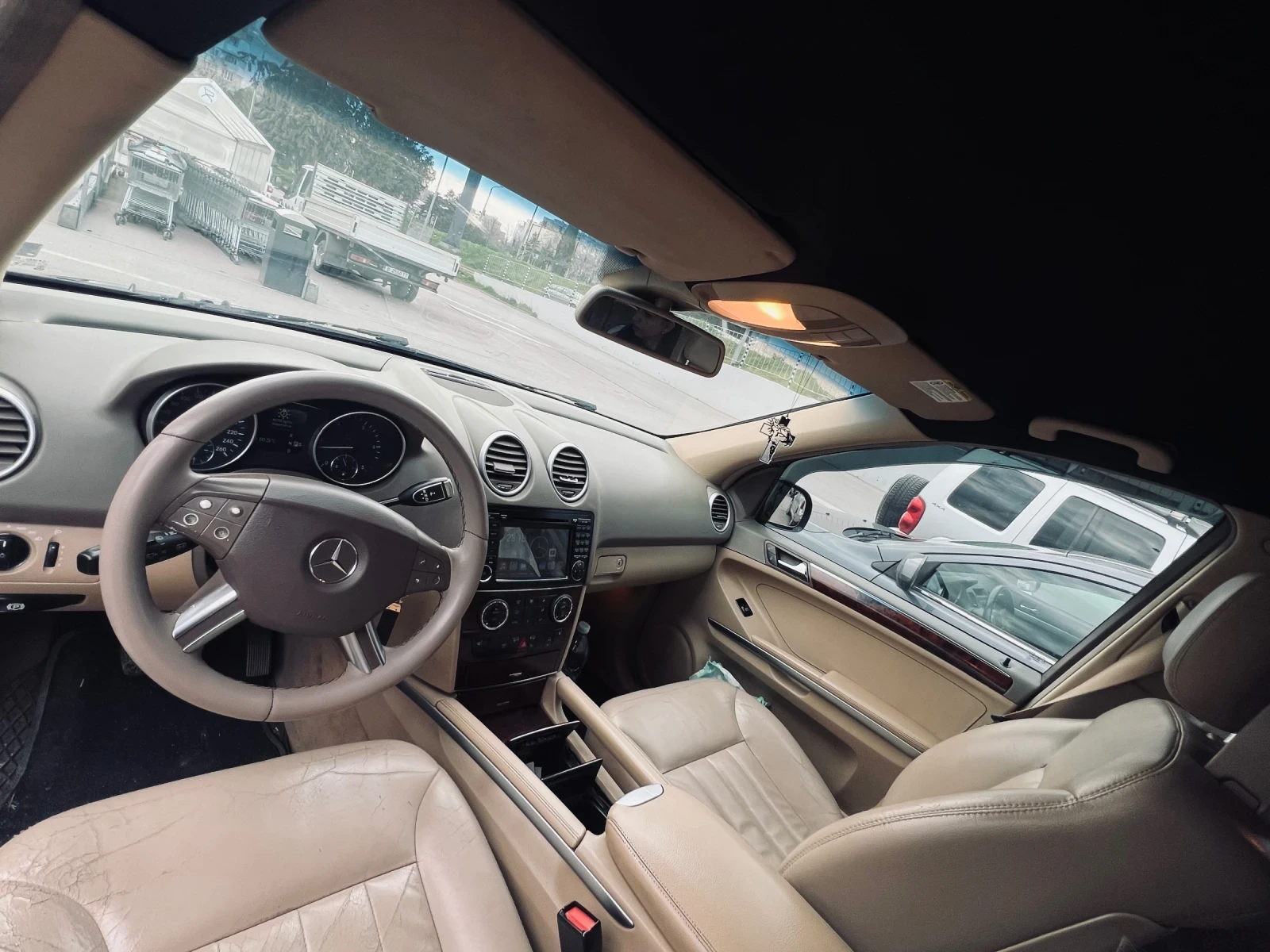 Mercedes-Benz ML 320, снимка 8 - Автомобили и джипове - 54254177