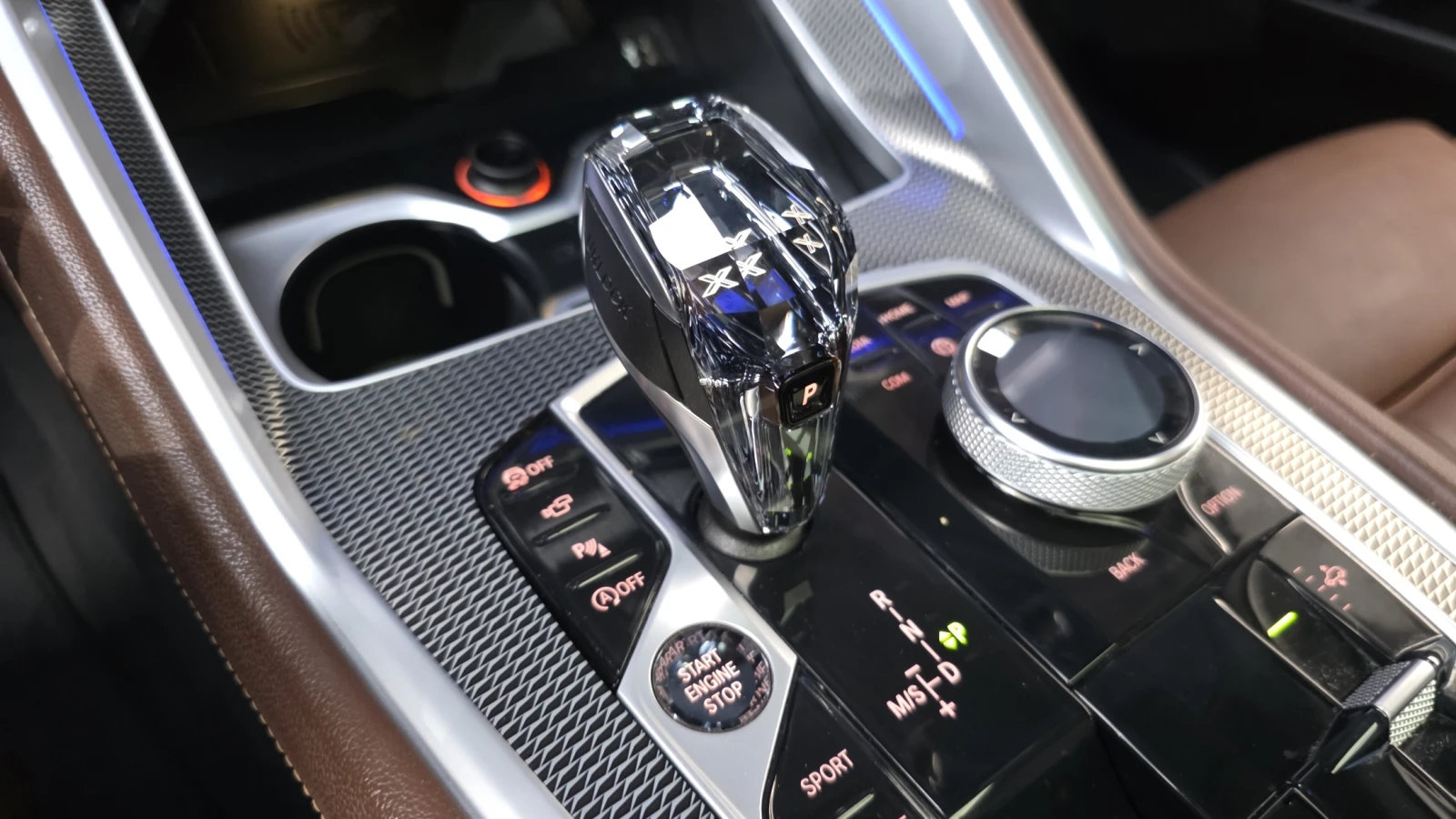 BMW X6 M-PK* LASER* B58* HEAD-UP* 360* ОБДУХ* КРАЙНА ЦЕНА, снимка 13 - Автомобили и джипове - 54629698