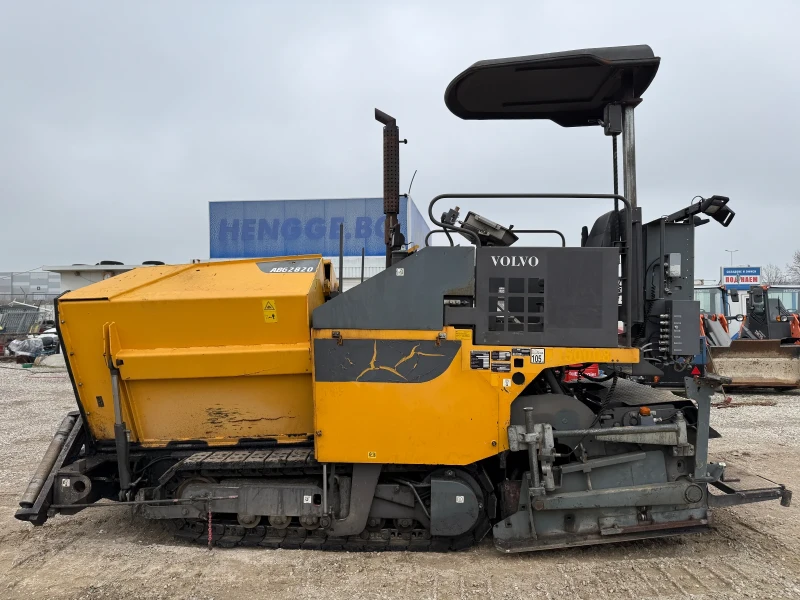 Асфалтополагаща машина Volvo ABG 2820