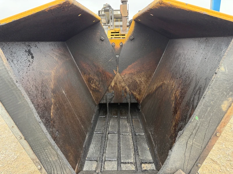 Асфалтополагаща машина Volvo ABG 2820, снимка 3 - Индустриална техника - 53123039