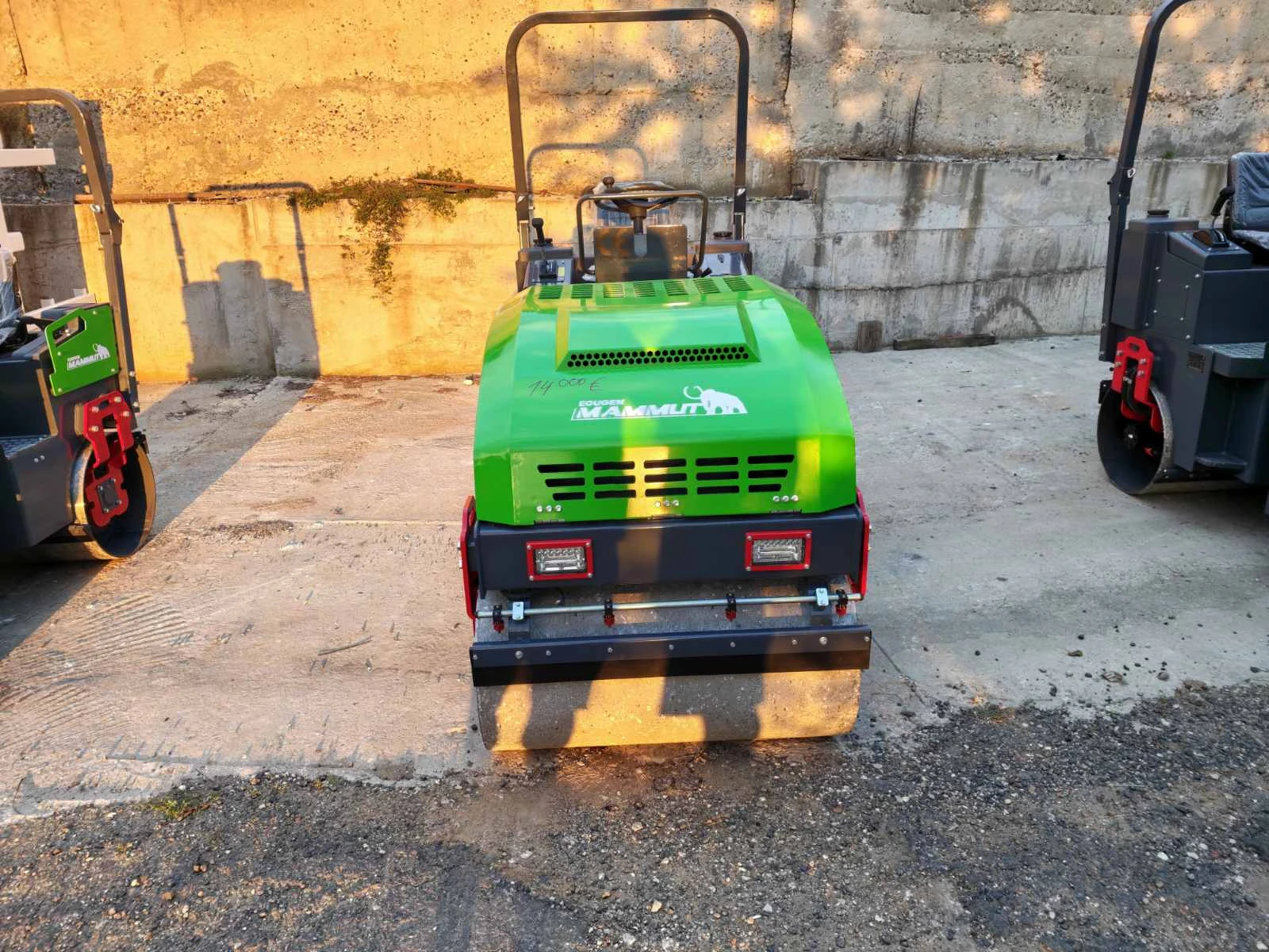 Валяк BOMAG ЧИСТО НОВИ