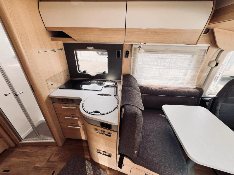 Кемпер HYMER / ERIBA BМC I  680, 5 местен 3500 kg. SLS-шаси КЛИМА SAT , снимка 10 - Каравани и кемпери - 51141024