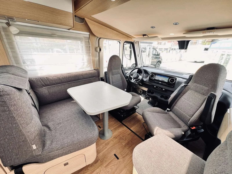 Кемпер HYMER / ERIBA BМC I  680, 5 местен 3500 kg. SLS-шаси КЛИМА SAT , снимка 8 - Каравани и кемпери - 51141024