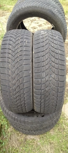 Гуми Зимни 215/60R16, снимка 2 - Гуми и джанти - 47297899