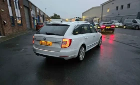 Skoda Superb 2.0TDI DSG, снимка 3