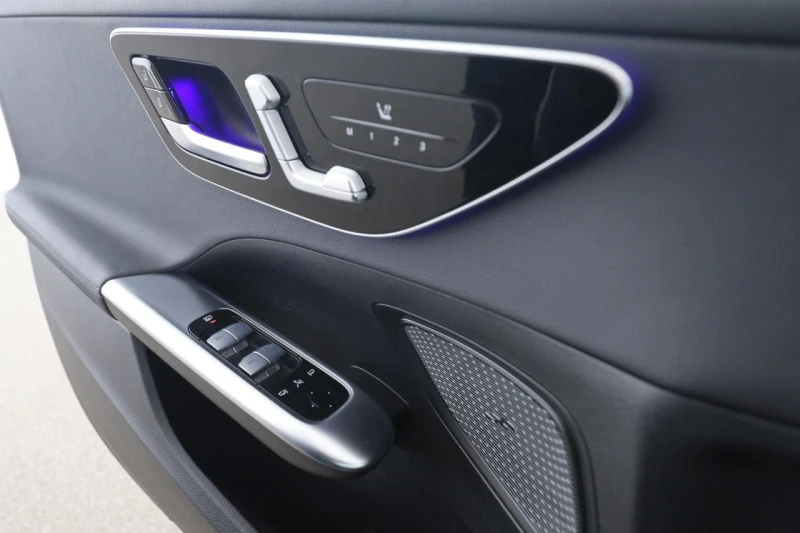 Mercedes-Benz C 220 d T Avantgarde, снимка 8 - Автомобили и джипове - 6966716