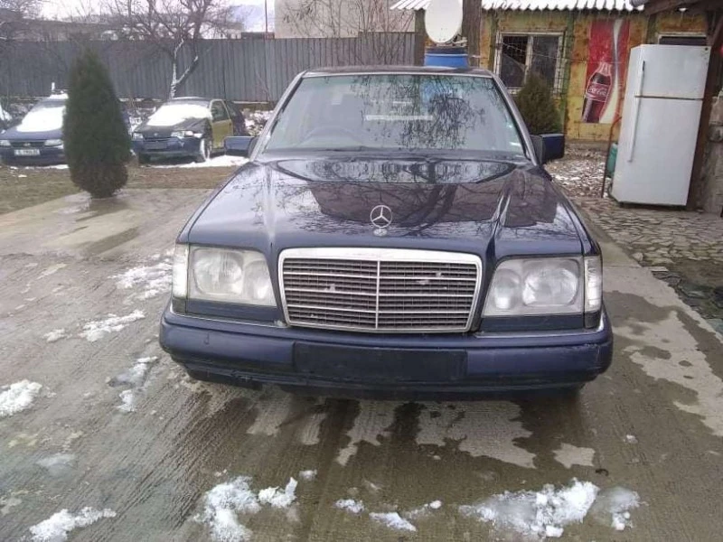 Mercedes-Benz E 220 2.2 benzin, снимка 1 - Автомобили и джипове - 47429868