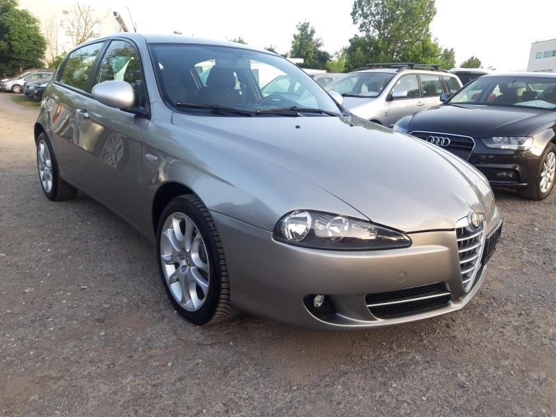 Alfa Romeo 147 1.6i-16V* ОТЛИЧНА * , снимка 3 - Автомобили и джипове - 46311409