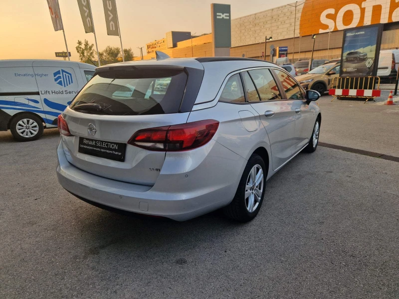 Opel Astra SPORT TOURIER 1.6, снимка 5 - Автомобили и джипове - 47169524