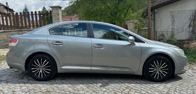 Toyota Avensis 2.0 D4-D, снимка 8 - Автомобили и джипове - 48416817