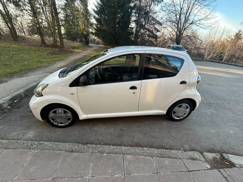 Toyota Aygo, снимка 3 - Автомобили и джипове - 49043331