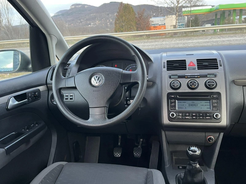 VW Touran 1.9 TDI 105кс 6 СКОРОСТИ FACE КЛИМАТРОНИК , снимка 12 - Автомобили и джипове - 49462420