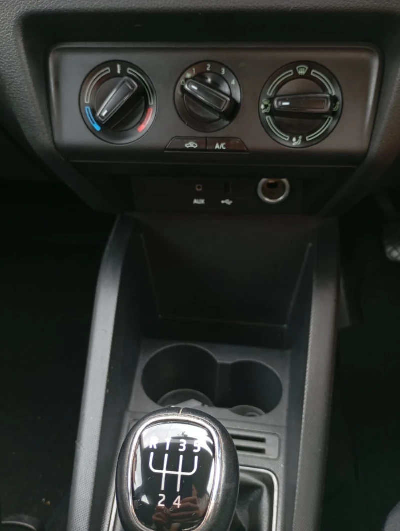 Skoda Fabia, снимка 6 - Автомобили и джипове - 52264929