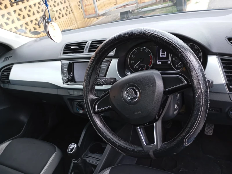 Skoda Fabia, снимка 7 - Автомобили и джипове - 52264929