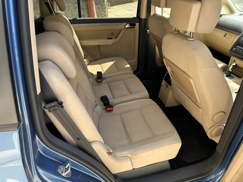 VW Touran, снимка 6 - Автомобили и джипове - 52592505
