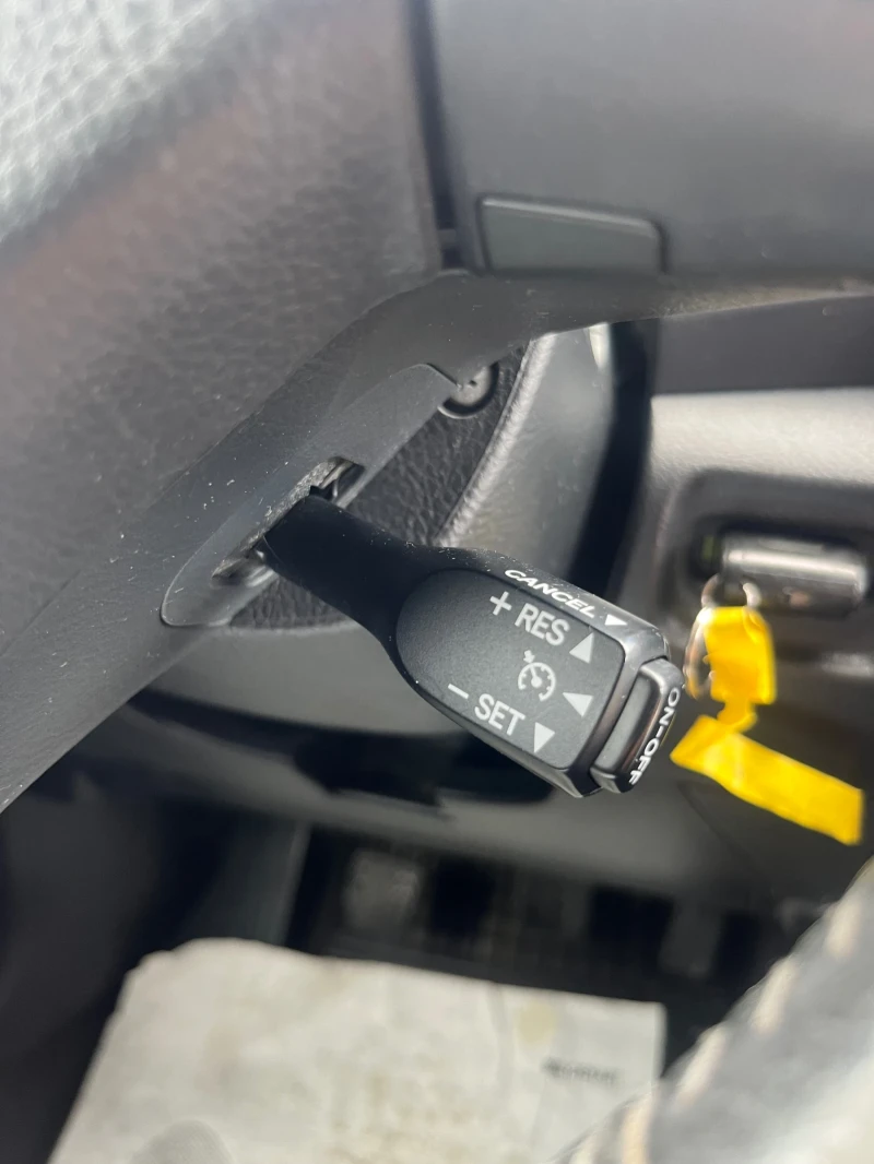 Toyota Corolla verso 2.2 D4D, снимка 12 - Автомобили и джипове - 52350566