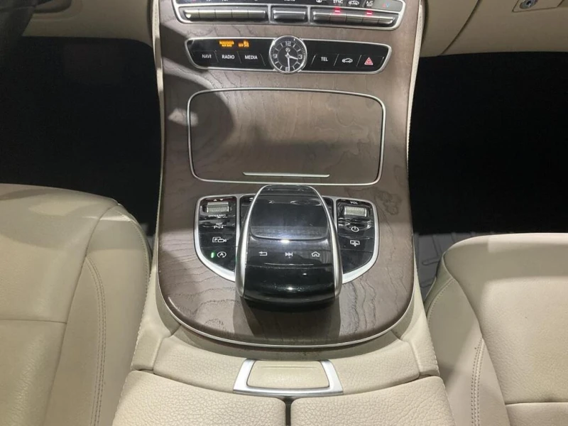 Mercedes-Benz E 450 DISTRONIC * * 360CAM * * CARFAX * * АВТО КРЕДИТ * , снимка 14 - Автомобили и джипове - 53026998