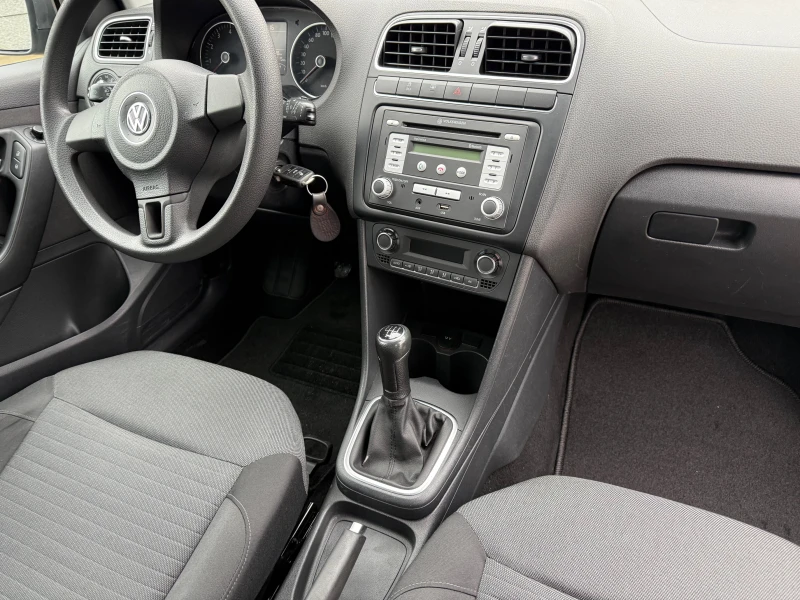 VW Polo 1.2i Климатроник., снимка 10 - Автомобили и джипове - 53333821