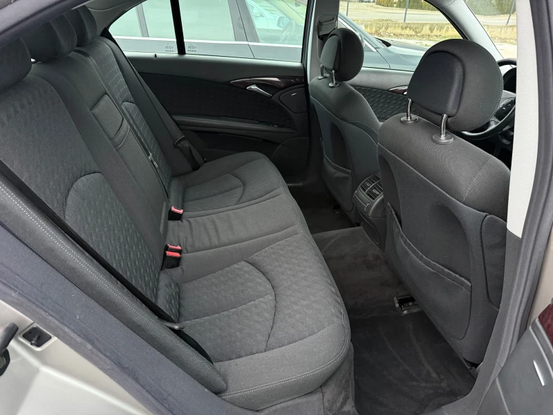 Mercedes-Benz E 320 CDI, снимка 15 - Автомобили и джипове - 53431428
