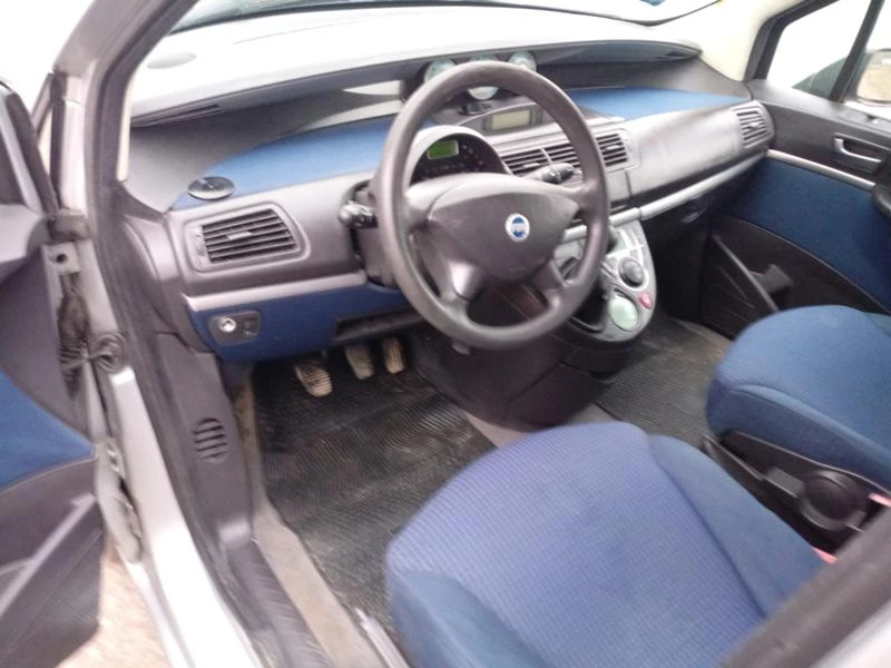 Fiat Ulysse 2.2 JTD 6 СКОРОСТИ, снимка 6 - Автомобили и джипове - 44063091