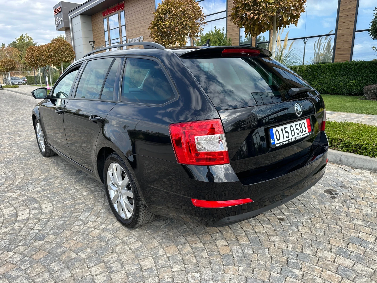 Skoda Octavia 2.0TDI 4x4 Full service histori in Skoda - изображение 6