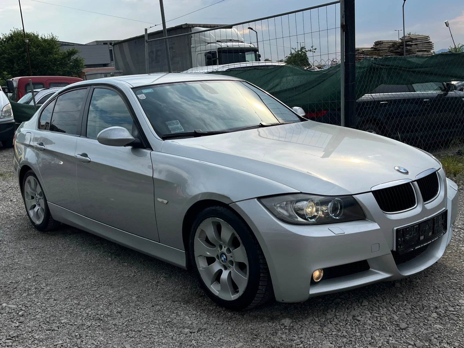 BMW 320 2.0i/150 k.c - изображение 3