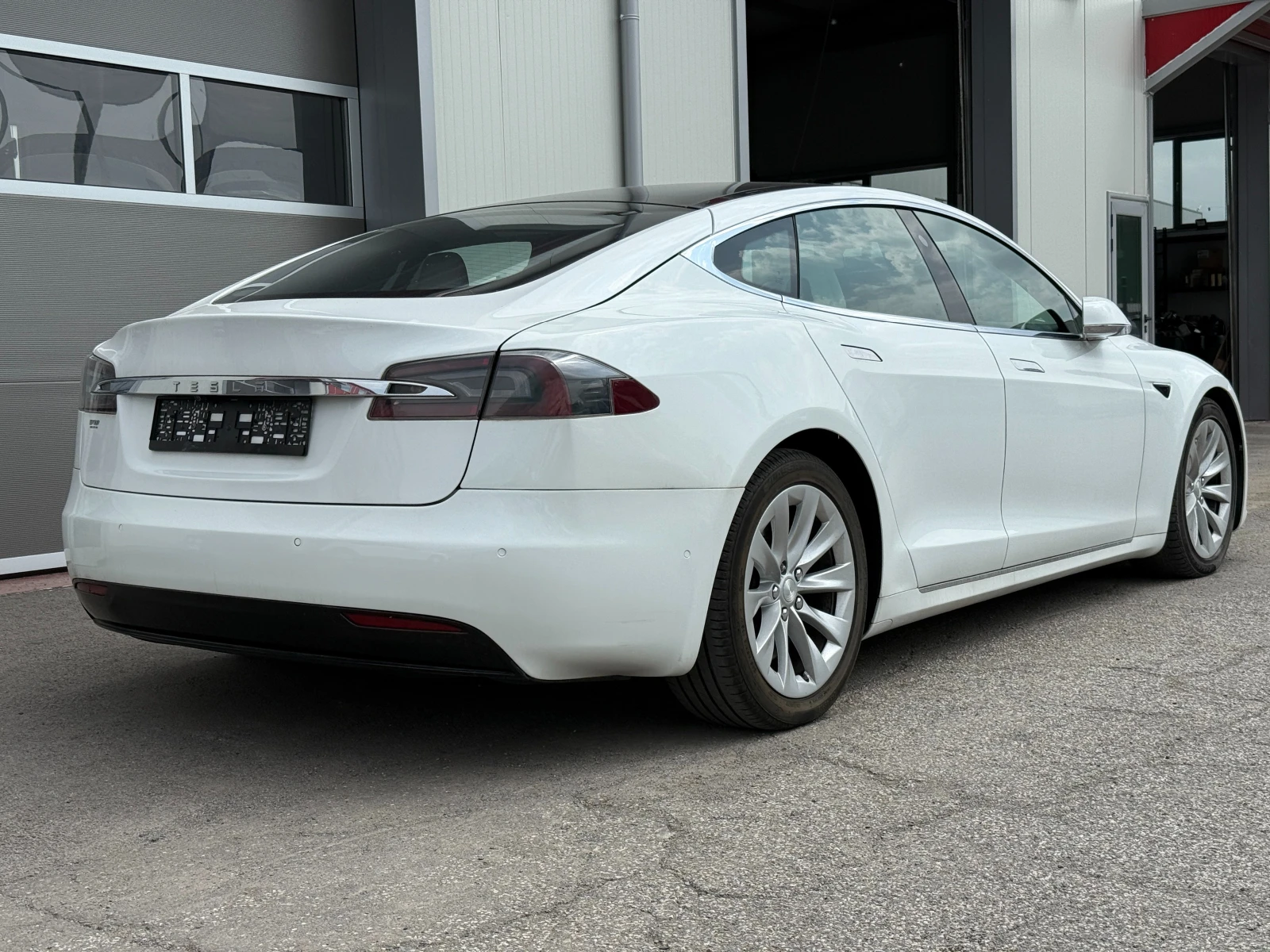Tesla Model S 4x4 - изображение 5