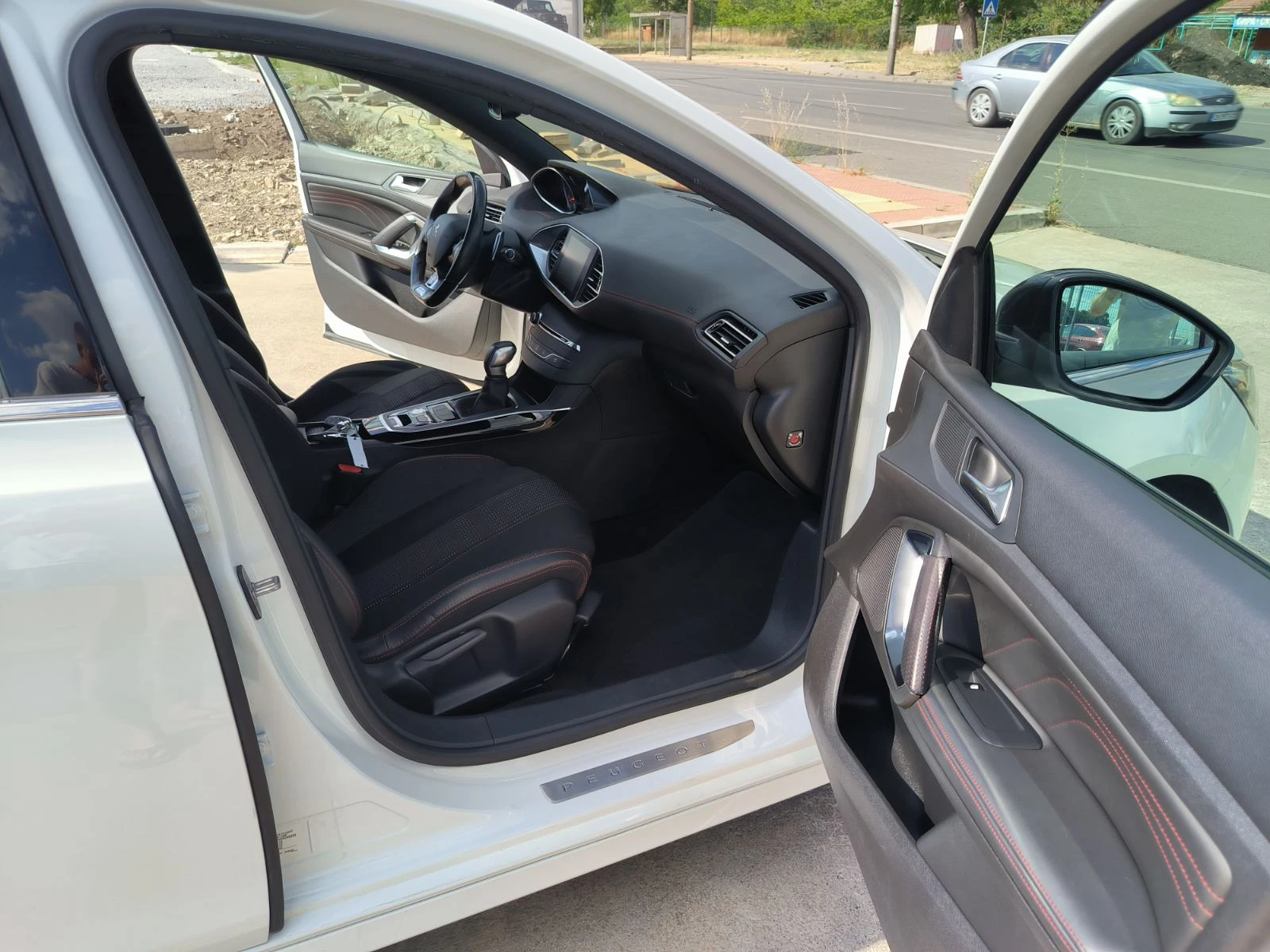 Peugeot 308 1.6d-GT-Line-Automat-Euro-6B-Keyless-Kamera | Mobile.bg   17