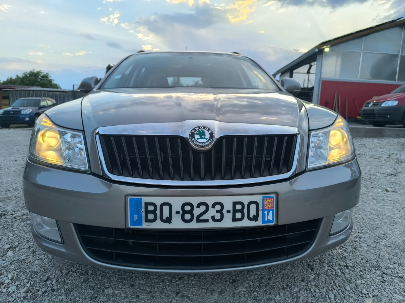 Skoda Octavia 1.6TDI AMBIENTE - изображение 2