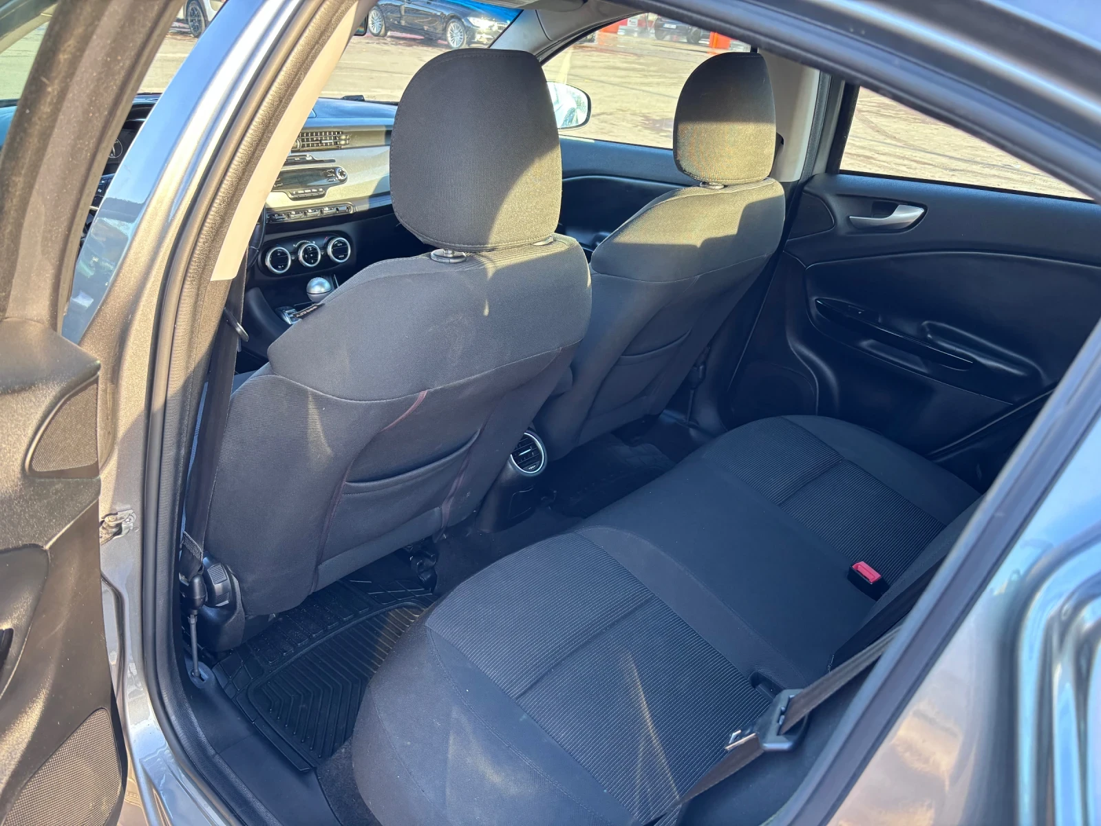 Alfa Romeo Giulietta 1.6 jtdm - изображение 6