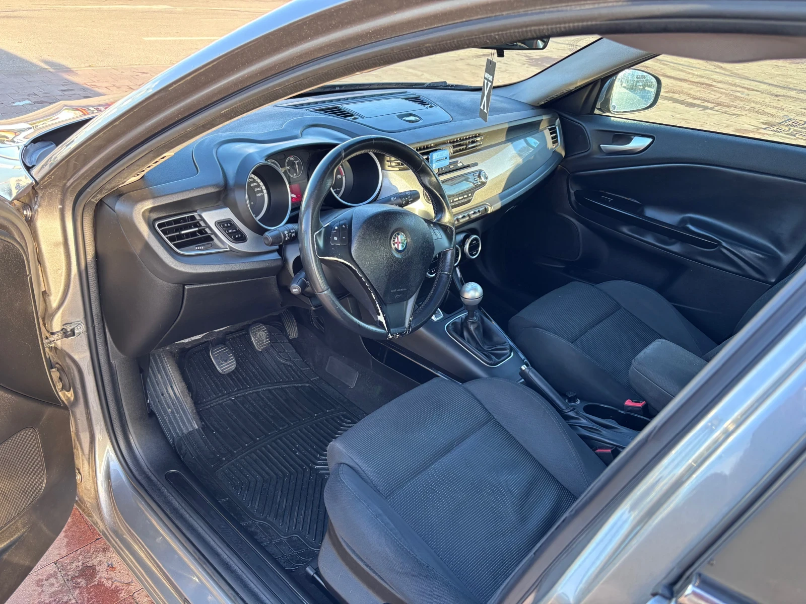 Alfa Romeo Giulietta 1.6 jtdm - изображение 3