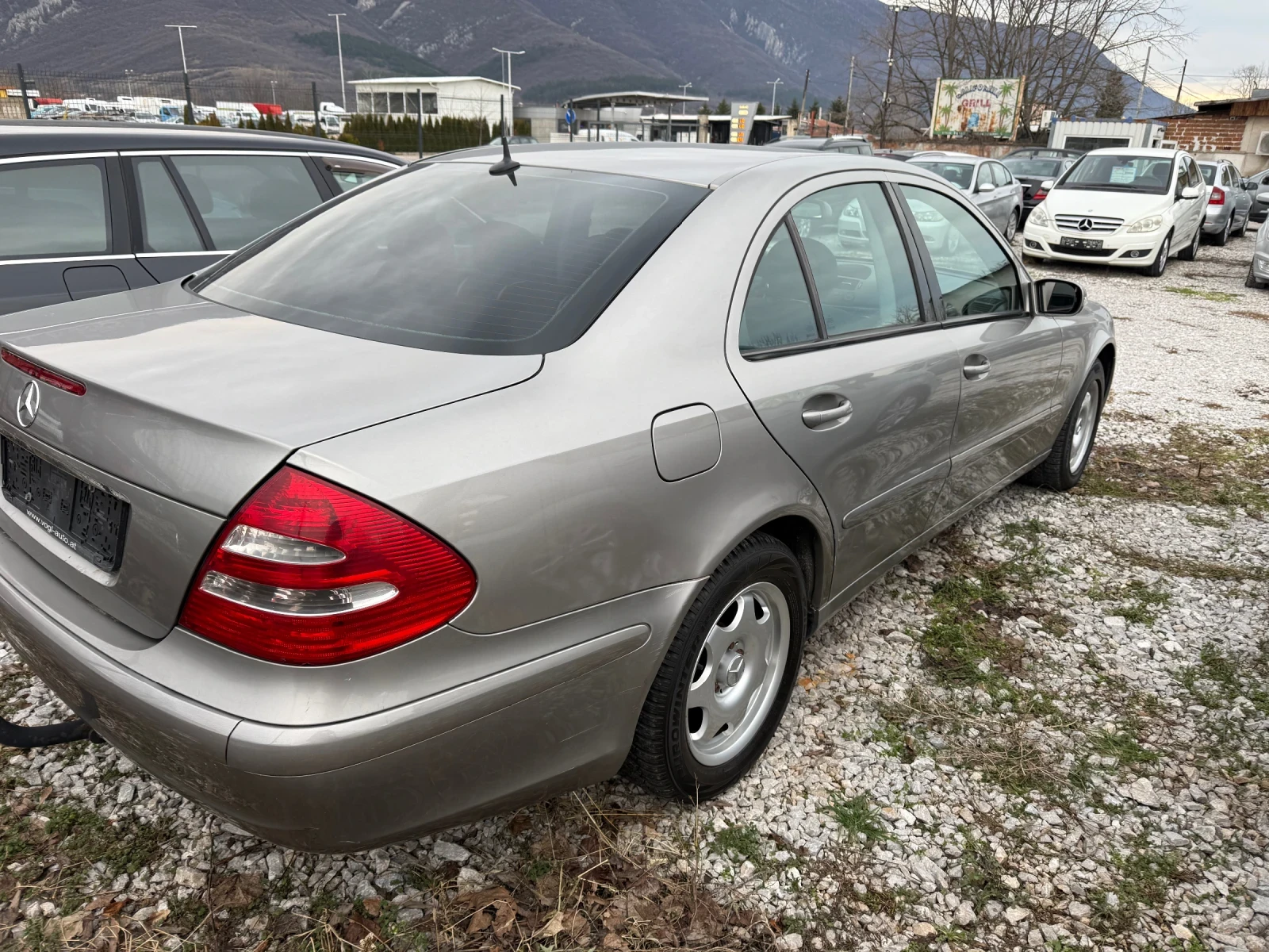 Mercedes-Benz E 320 CDI - изображение 8