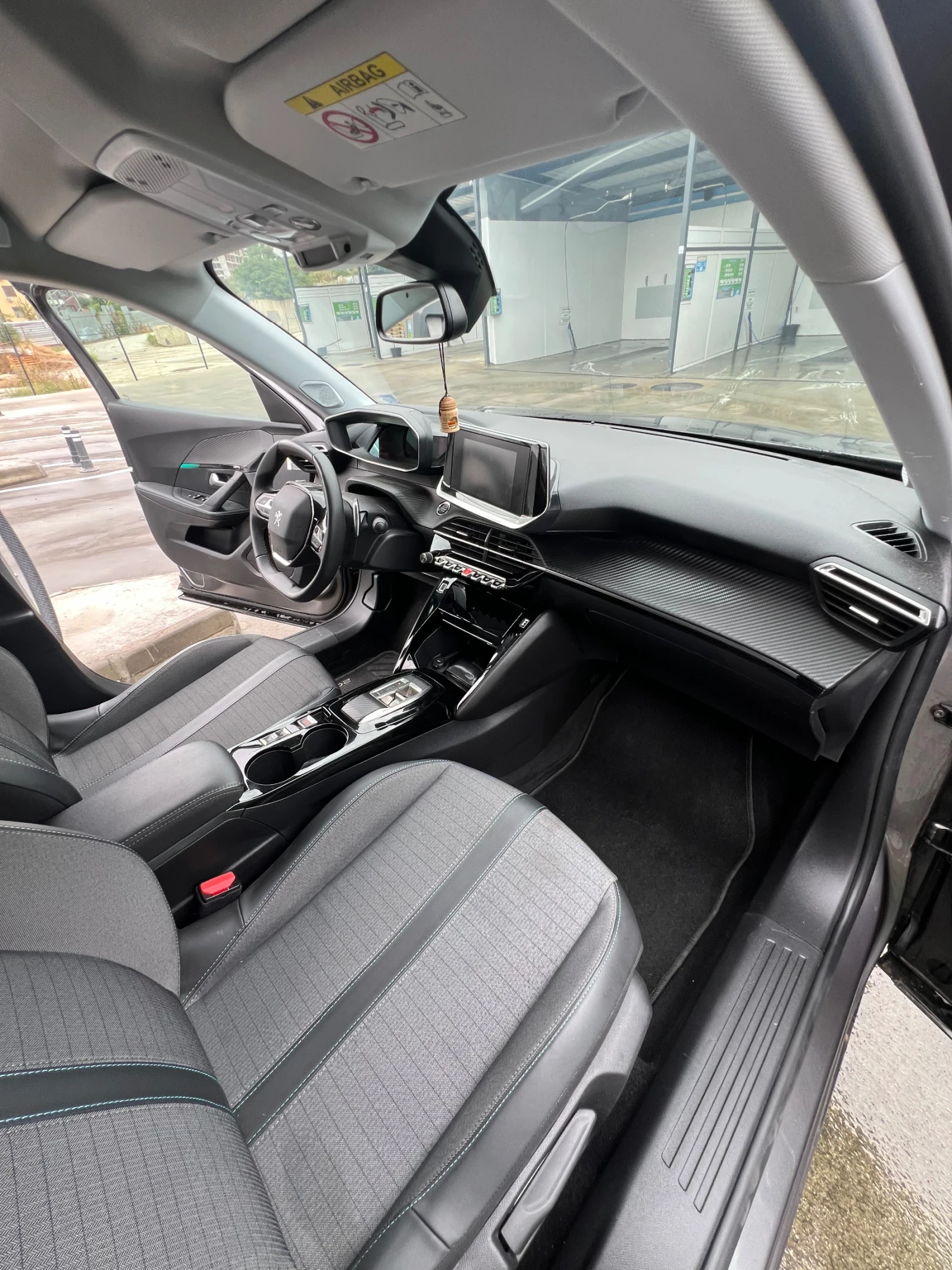 Peugeot 2008, снимка 5 - Автомобили и джипове - 54461419