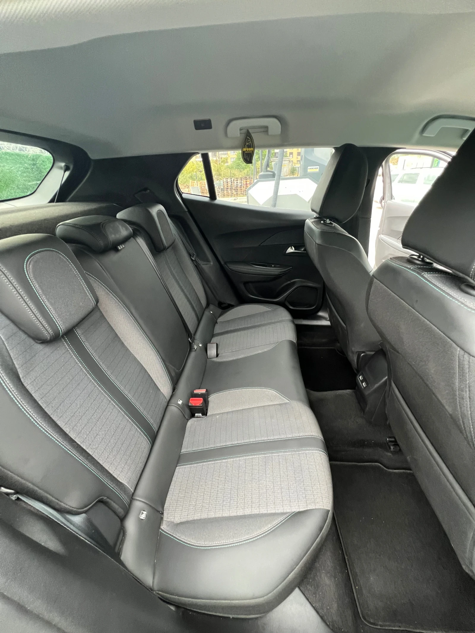 Peugeot 2008, снимка 7 - Автомобили и джипове - 54461419