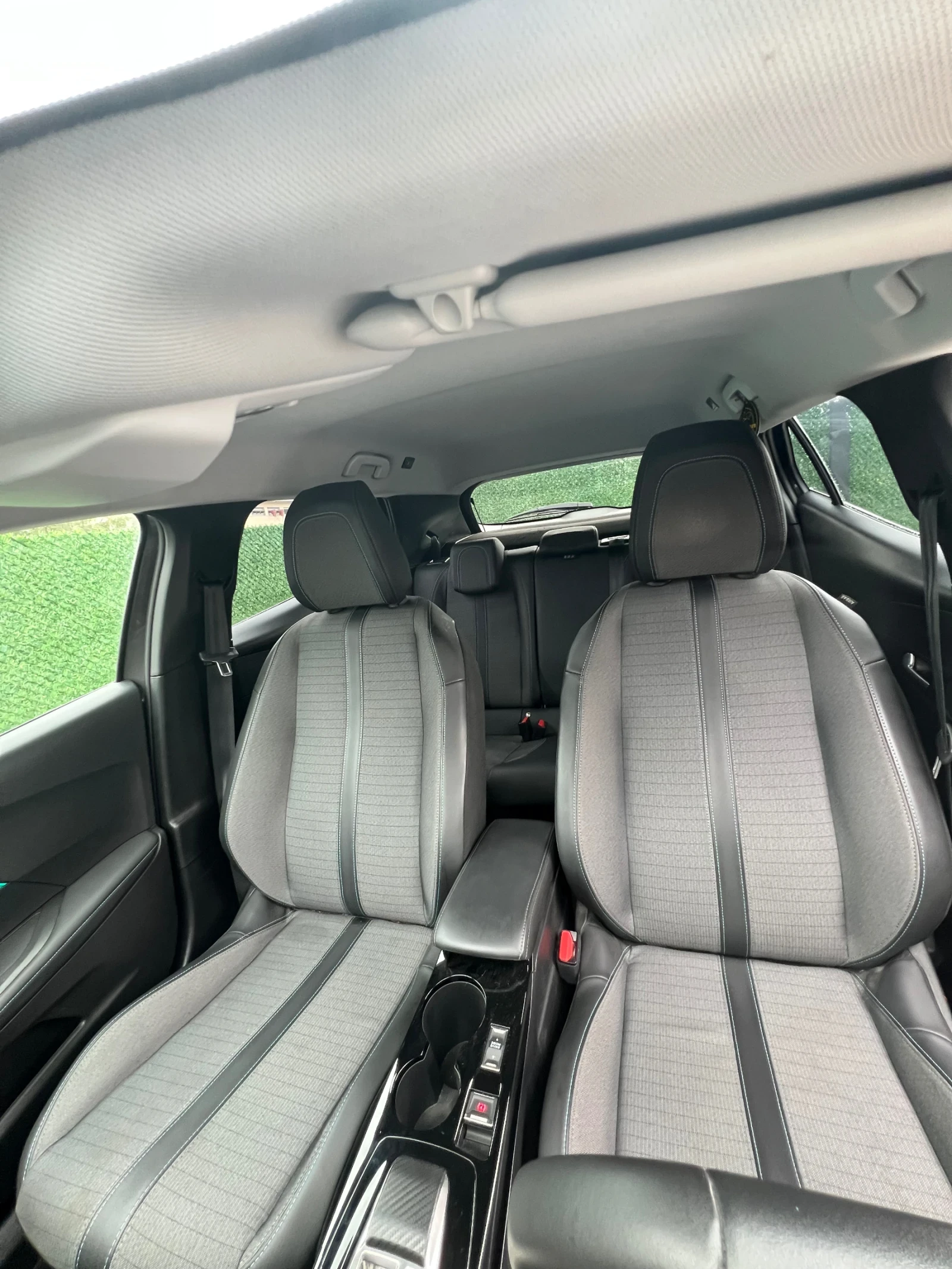 Peugeot 2008, снимка 11 - Автомобили и джипове - 54461419