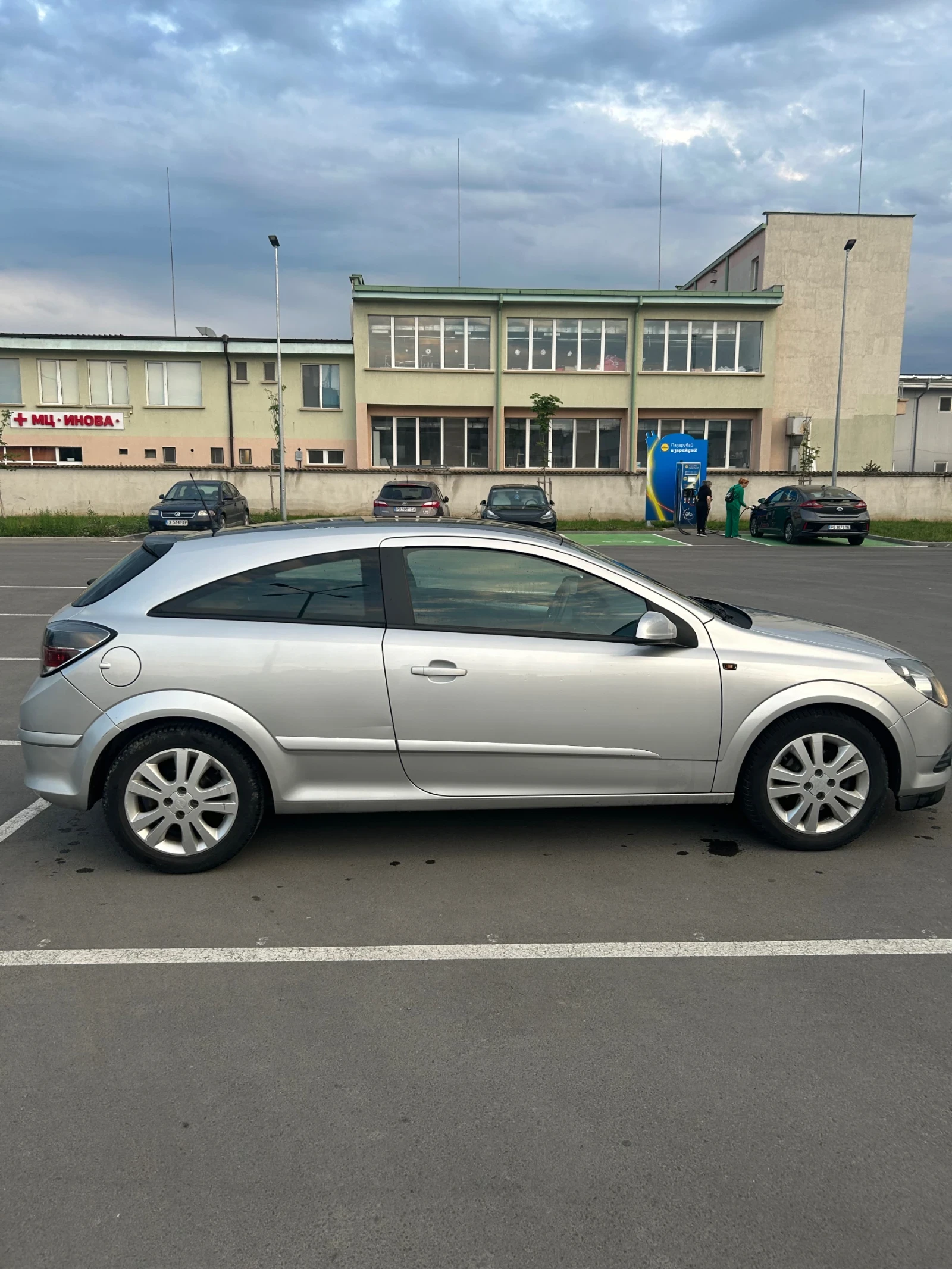 Opel Astra, снимка 7 - Автомобили и джипове - 54495615