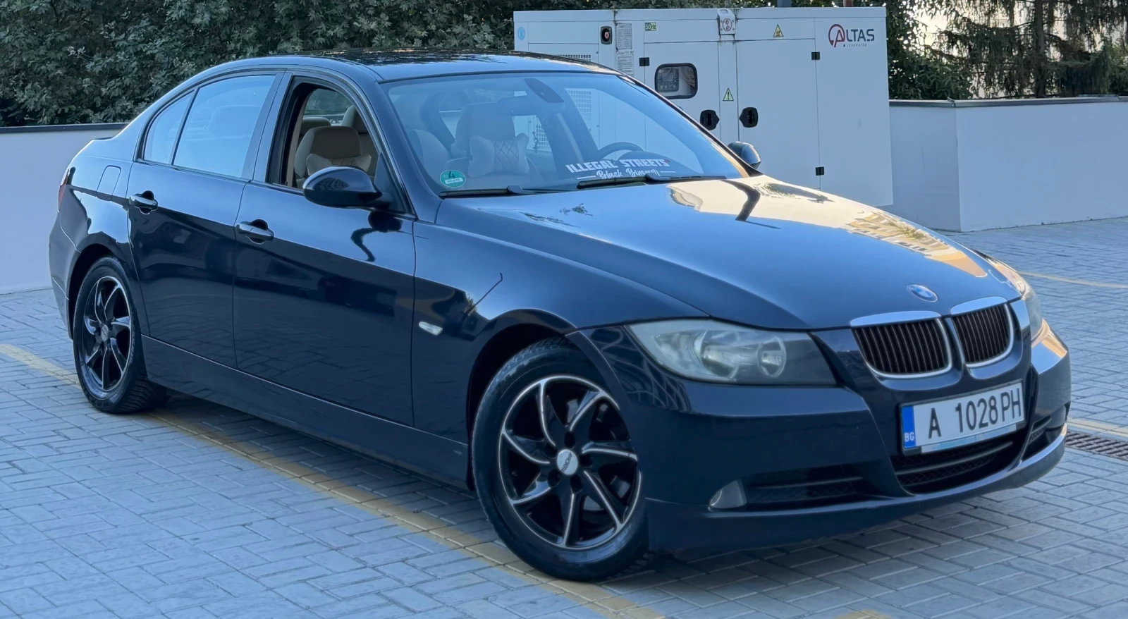 BMW 320 I 2008г Автоматик, снимка 3 - Автомобили и джипове - 56012320