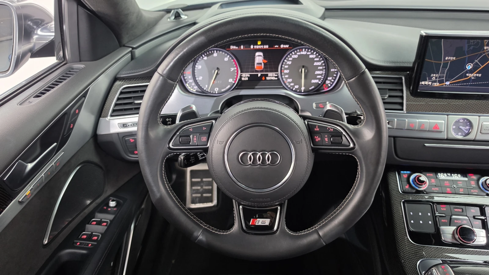 Audi S8 MATRIX* DIS* МАСАЖ* ОБДУХ* HUD* B&O* 360* ALCANTAR, снимка 5 - Автомобили и джипове - 56180468