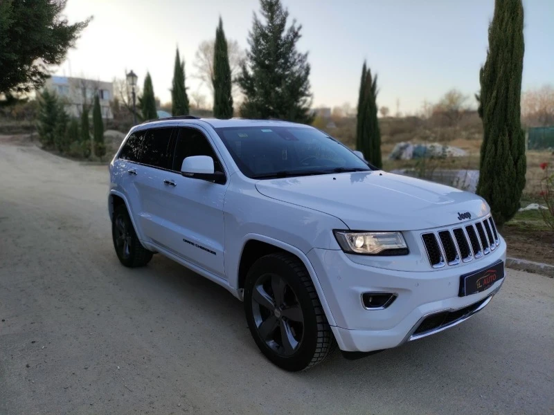 Jeep Grand cherokee OVERLAND/DISTRONIK/FULL!!, снимка 2 - Автомобили и джипове - 43340727