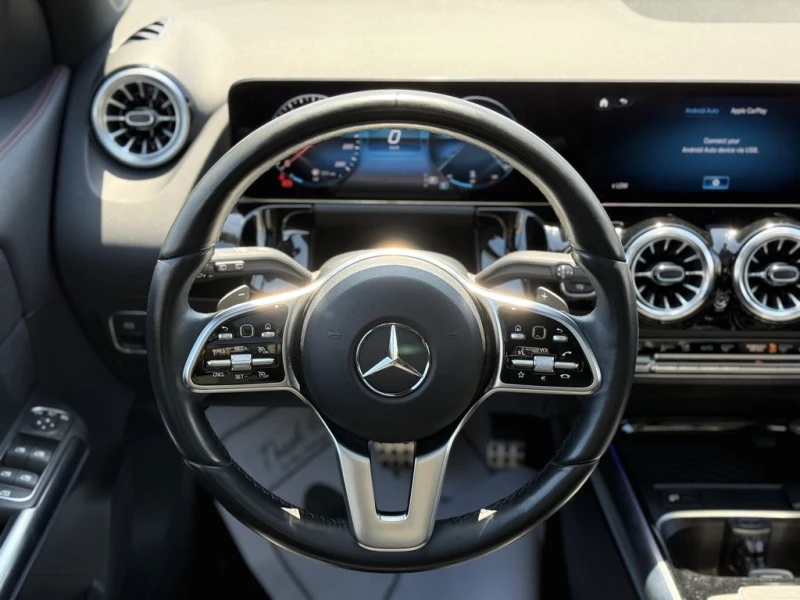 Mercedes-Benz GLA 250 4M* AMG-pkg* Night-pkg* CARPLAY* Пано* Подгрев* , снимка 7 - Автомобили и джипове - 52317687