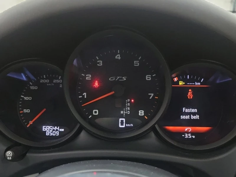 Porsche Macan * GTS * CARFAX * БЕЗ ПЪРВОНАЧАЛНА ВНОСКА, снимка 8 - Автомобили и джипове - 53072524