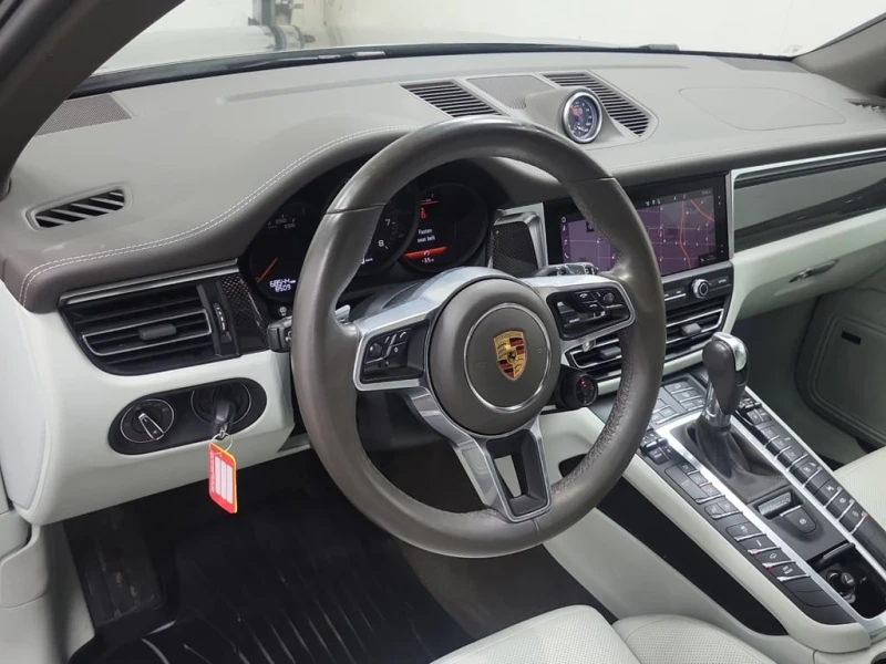 Porsche Macan * GTS * CARFAX * БЕЗ ПЪРВОНАЧАЛНА ВНОСКА, снимка 12 - Автомобили и джипове - 53072524
