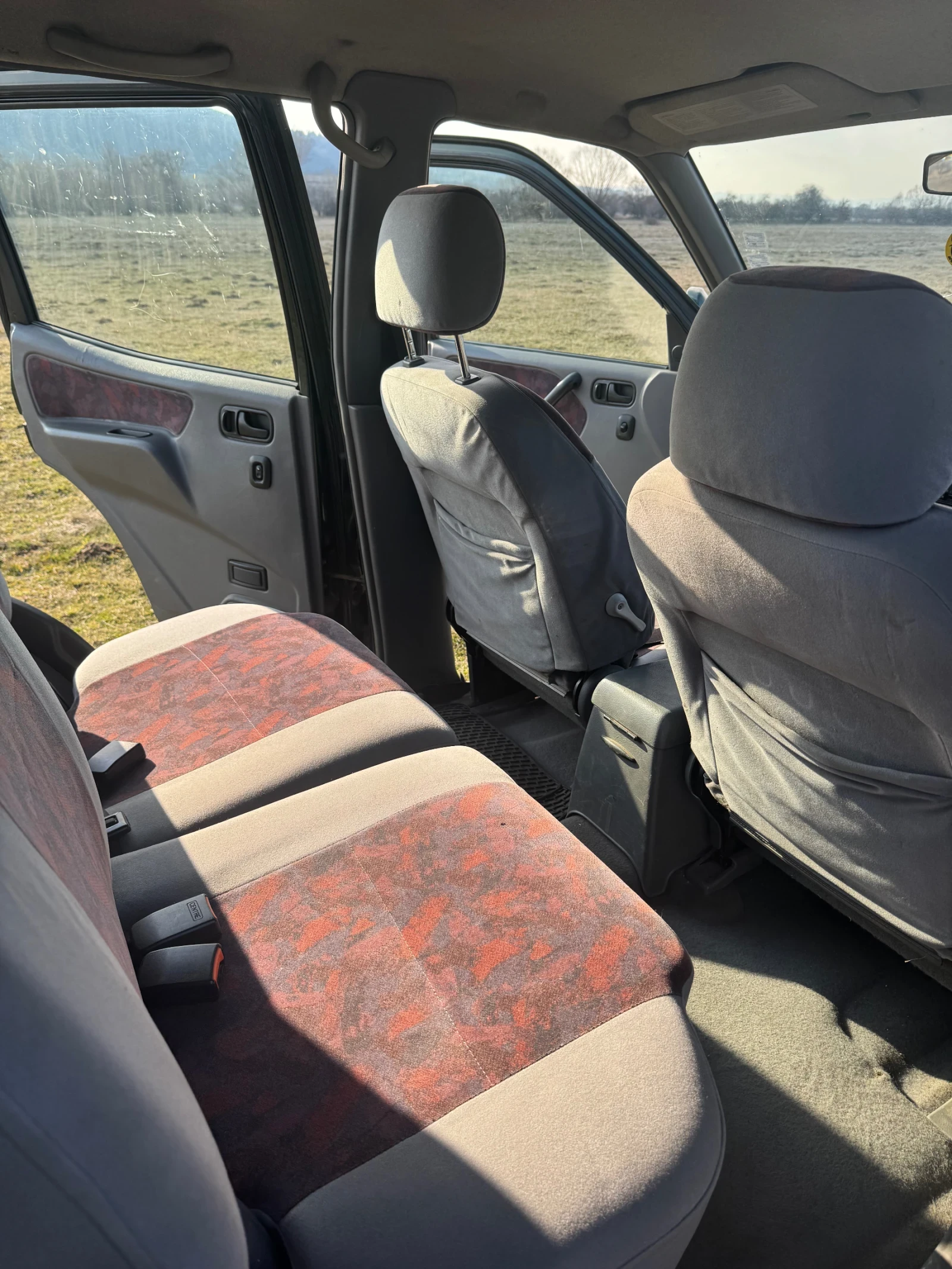 Nissan Terrano, снимка 12 - Автомобили и джипове - 53818004